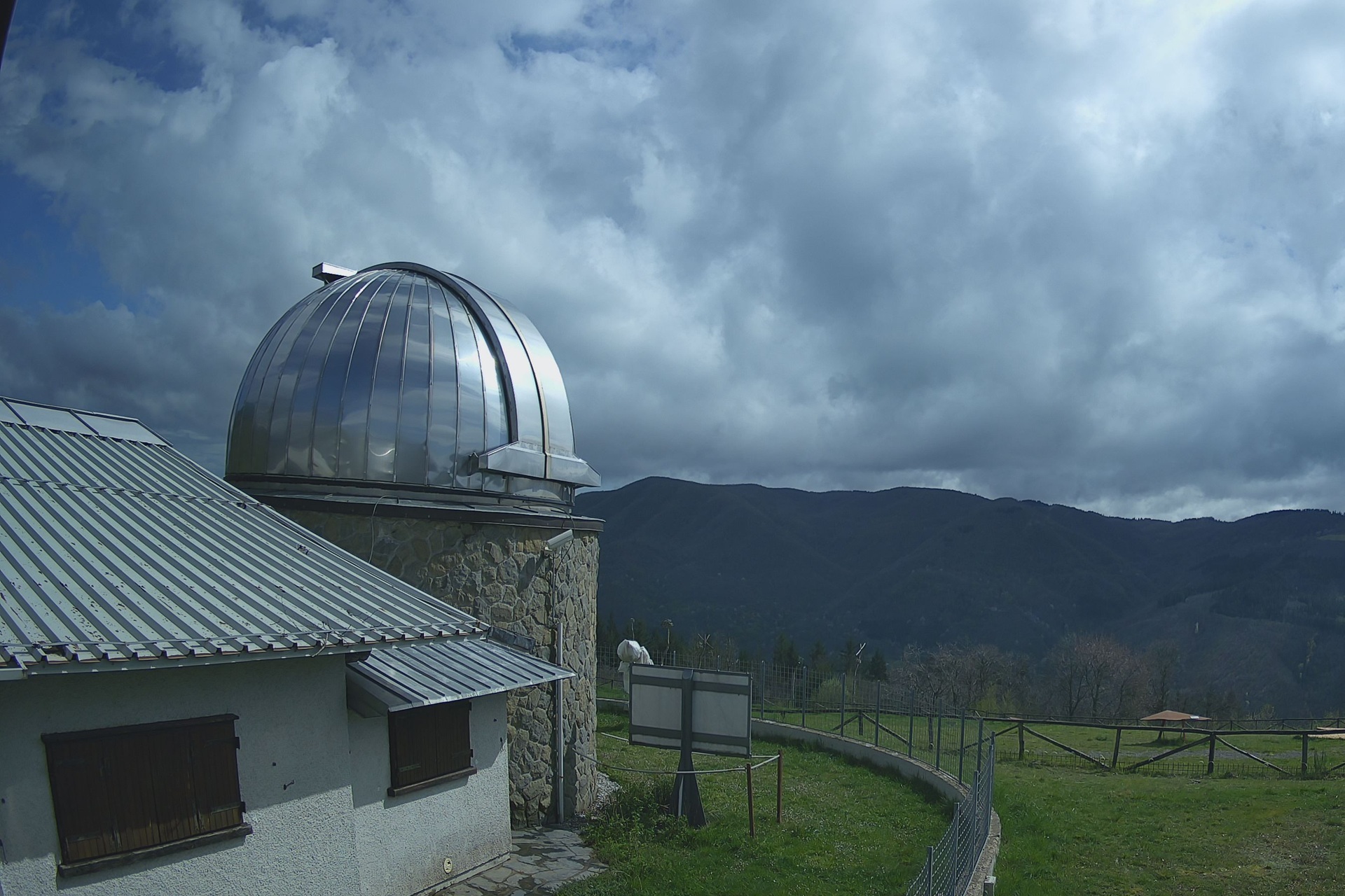 Nuovo telescopio per la montagna pistoiese con progetto da mezzo milione di euro sostenuto da Fondazione Caript